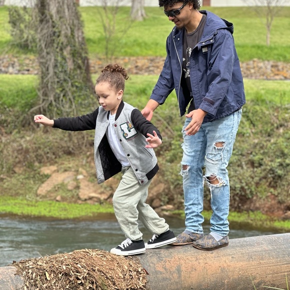 A Smile is Always the best form of Introduction - Picture 6 of 9